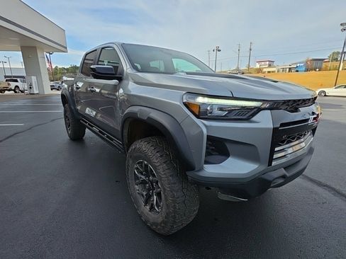 Used 2024 Chevrolet Colorado ZR2 w/ ZR2 Convenience Package III image 6