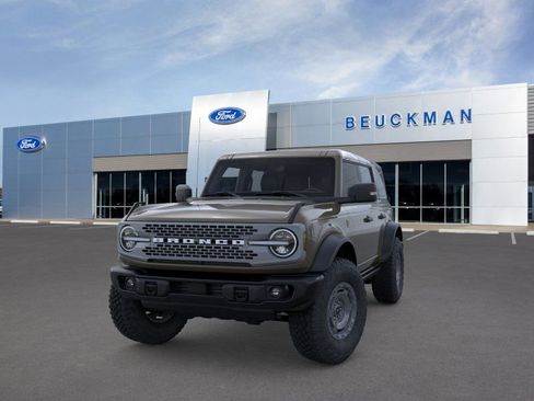 Used 2025 Ford Bronco Badlands image 3