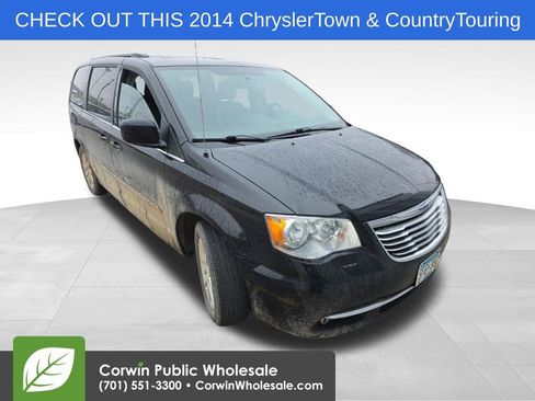 Used 2014 Chrysler Town & Country Touring image 1
