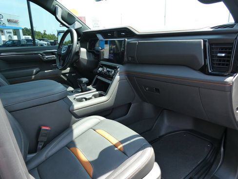 Certified 2024 GMC Sierra 1500 AT4 w/ Technology Package AWD/4WD image 15