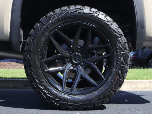 Used 2022 GMC Sierra 1500 AT4 AWD/4WD image 6