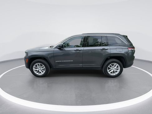 Used 2025 Jeep Grand Cherokee Laredo X AWD/4WD image 10