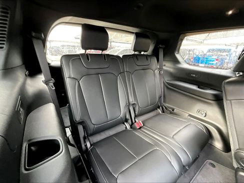 New 2025 Jeep Grand Cherokee L Limited w/ Black Appearance Package image 22