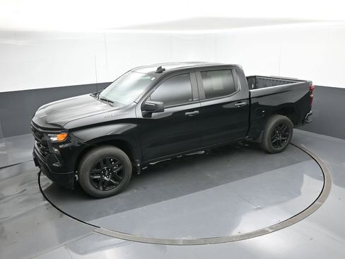 Used 2023 Chevrolet Silverado 1500 Custom image 45