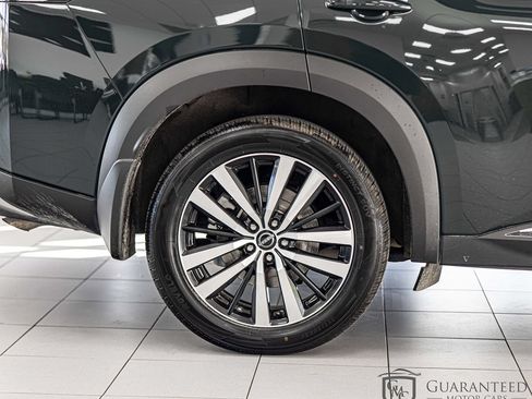 Used 2024 Nissan Pathfinder Platinum AWD/4WD image 10