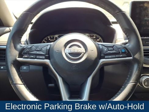 Used 2024 Nissan Altima 2.5 SV w/ SV Premium Package FWD image 12