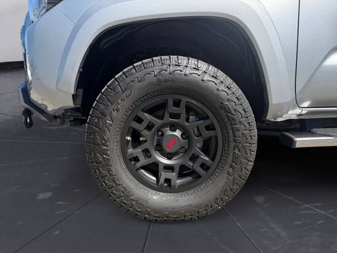 Used 2019 Toyota Tacoma TRD Sport w/ Technology Package AWD/4WD image 21