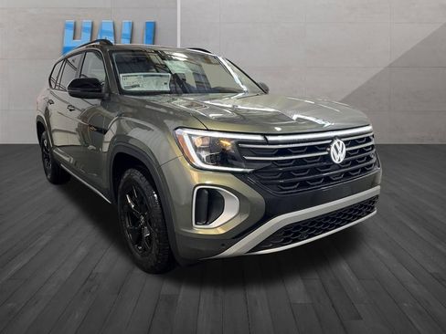 New 2026 Volkswagen Atlas Peak Edition AWD/4WD image 7