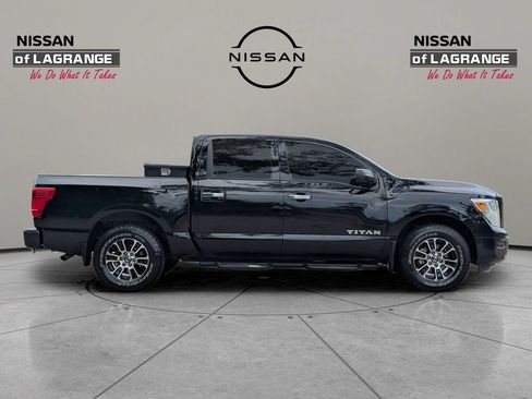 Used 2021 Nissan Titan SV w/ SV Convenience Package RWD image 4