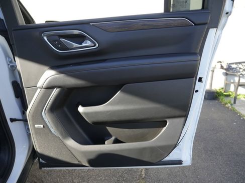 Used 2023 Chevrolet Suburban Premier RWD image 43