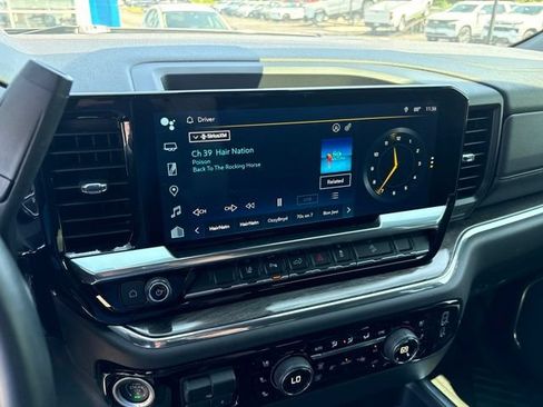 Used 2024 Chevrolet Silverado 2500 LTZ w/ LTZ Convenience Package AWD/4WD image 21