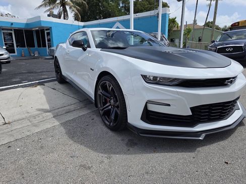 Used 2022 Chevrolet Camaro SS RWD image 5