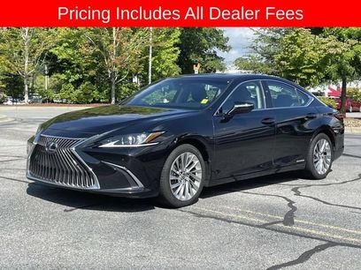 Used 2019 Lexus ES 300h w/ Accessory Package 2