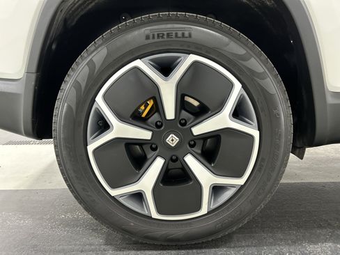 Used 2024 Rivian R1S Adventure AWD/4WD image 12
