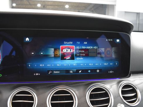 Used 2022 Mercedes-Benz E 350 4MATIC Sedan image 9