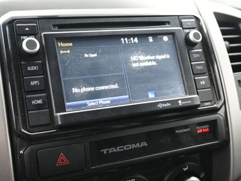 Used 2015 Toyota Tacoma 4x4 Double Cab w/ SR5 Package image 17