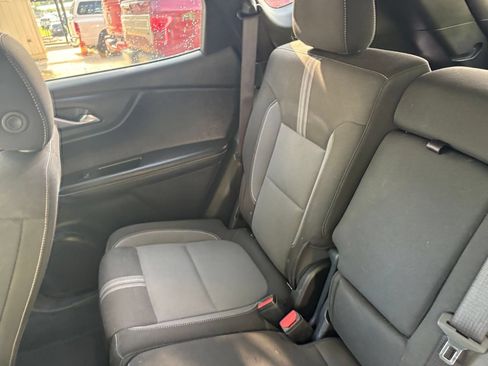 Used 2025 Chevrolet Blazer LT FWD image 32