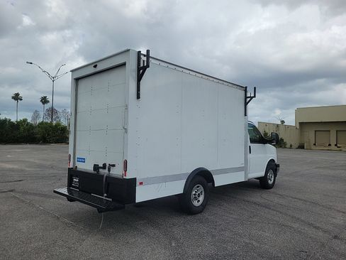 Used 2023 GMC Savana 3500 w/ Power Convenience Package RWD image 6