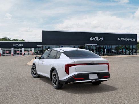 New 2025 Kia K4 EX image 4
