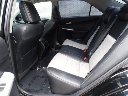 Used 2012 Toyota Camry SE FWD image 18
