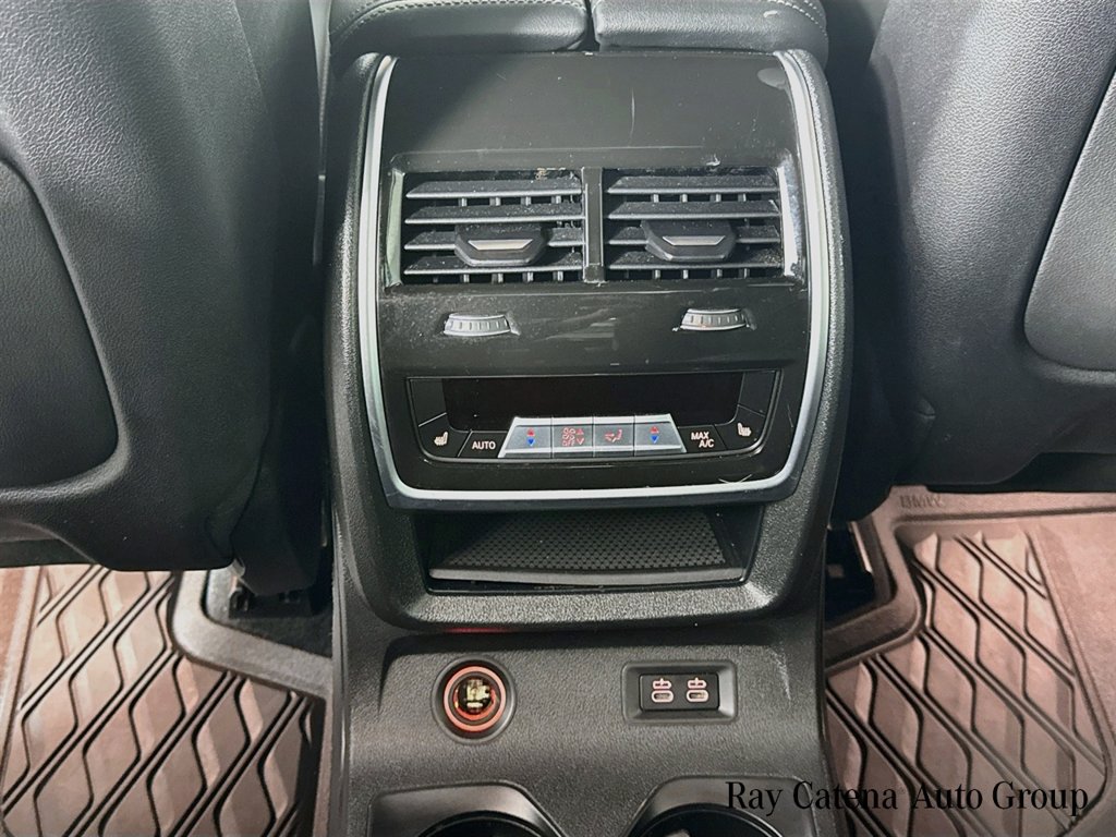 Used 2024 BMW X7 xDrive40i w/ M Sport Package AWD/4WD image 27