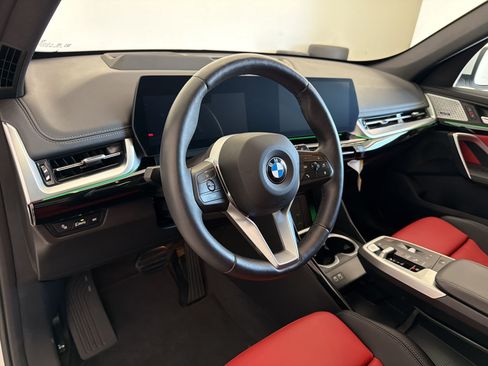 Used 2025 BMW X1 xDrive28i w/ Premium Package AWD/4WD image 4