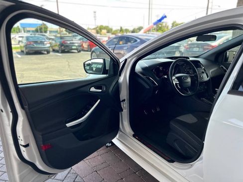 Used 2017 Ford Focus ST FWD image 35