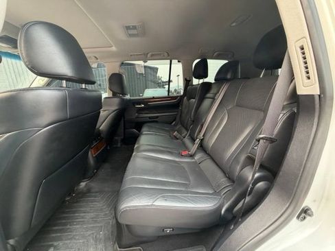 Used 2017 Lexus LX 570 4WD w/ Luxury Package image 20