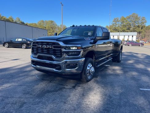 New 2026 RAM 3500 Tradesman w/ Chrome Appearance Group image 2