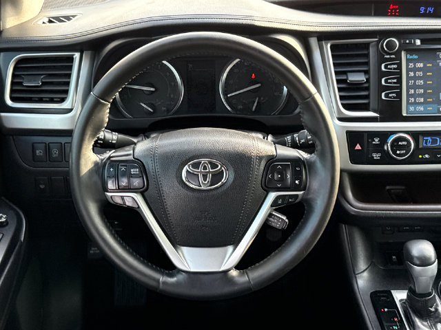 Used 2017 Toyota Highlander XLE FWD image 14
