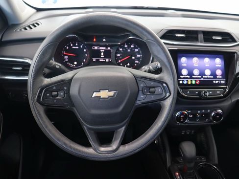 Used 2021 Chevrolet TrailBlazer LT w/ Convenience Package FWD image 9