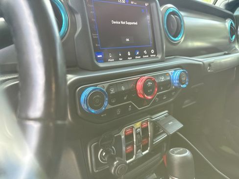 Used 2021 Jeep Gladiator Sport AWD/4WD image 6