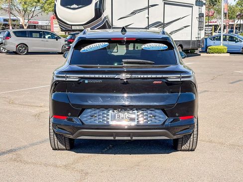 Used 2025 Chevrolet Equinox EV RS w/ Convenience Package II image 3