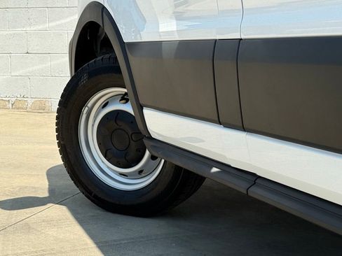 New 2025 Ford Transit 250 148 Medium Roof image 17