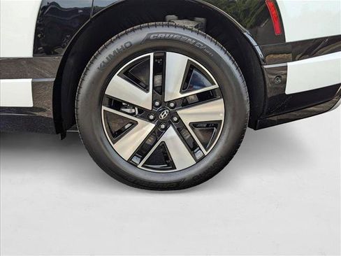 New 2026 Hyundai Ioniq 9 SEL image 9