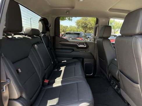 Used 2025 GMC Sierra 1500 SLT RWD image 29