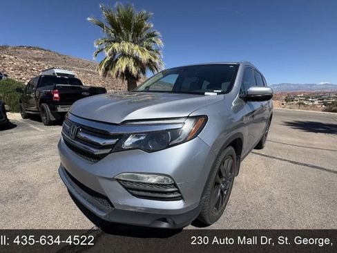 Used 2017 Honda Pilot Touring image 1
