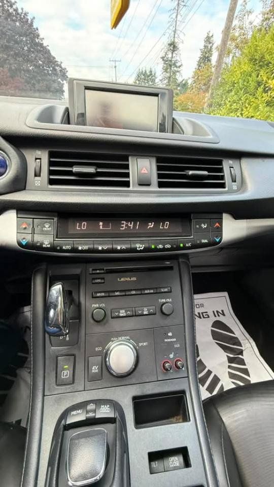 Used 2012 Lexus CT 200h Premium w/ Premium Audio Pkg FWD image 10