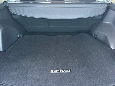 Used 2023 Toyota RAV4 XLE w/ Convenience Package FWD image 15