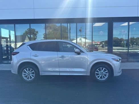 Used 2024 MAZDA CX-5 AWD 2.5 S w/ Select Package image 2