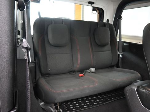 Used 2021 Jeep Wrangler Rubicon image 38