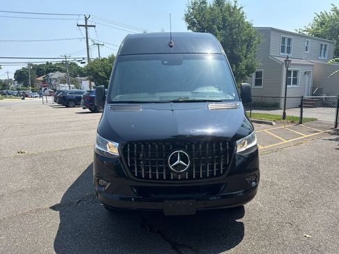 Used 2021 Mercedes-Benz Sprinter 3500 image 11