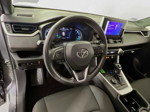 Used 2023 Toyota RAV4 SE image 11