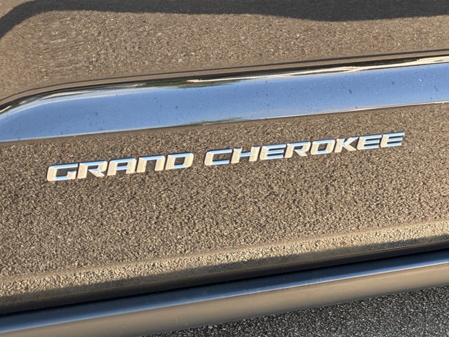 Used 2016 Jeep Grand Cherokee Limited AWD/4WD image 16