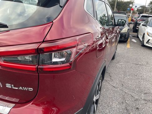 Used 2022 Nissan Rogue Sport SL image 12