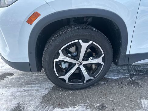 New 2026 Volkswagen Tiguan SE image 2