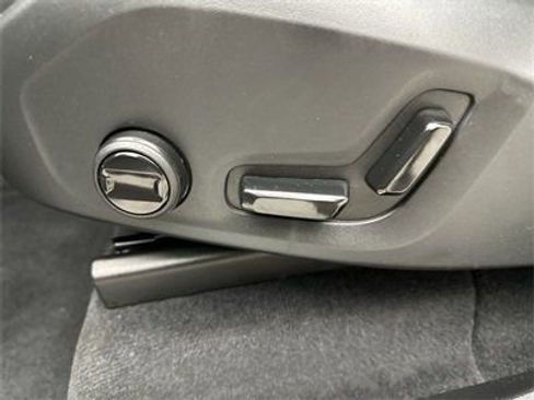 Certified 2025 Volvo XC90 B6 Plus w/ Protection Package Premier image 12