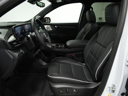 New 2026 Buick Enclave Avenir image 25