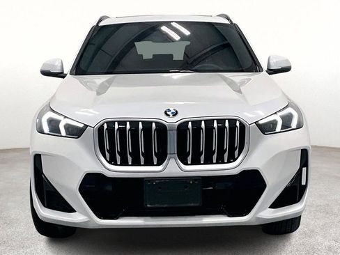 Used 2025 BMW X1 xDrive28i image 3