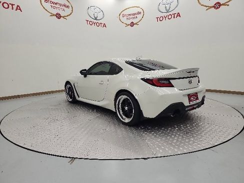 Used 2023 Toyota GR86 Premium RWD image 6